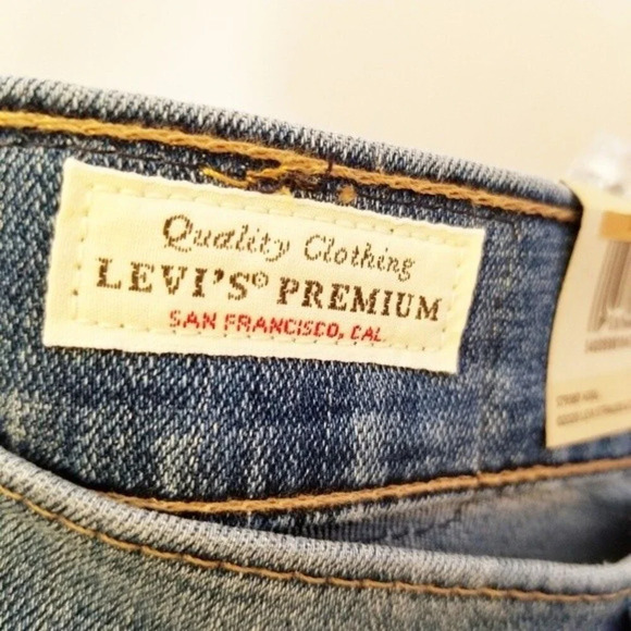 NEW Levi's Premium Women Sz‎ 28 Blue Mid-Rise Cuffed Hem Denim Jean Shorts - Picture 4 of 13